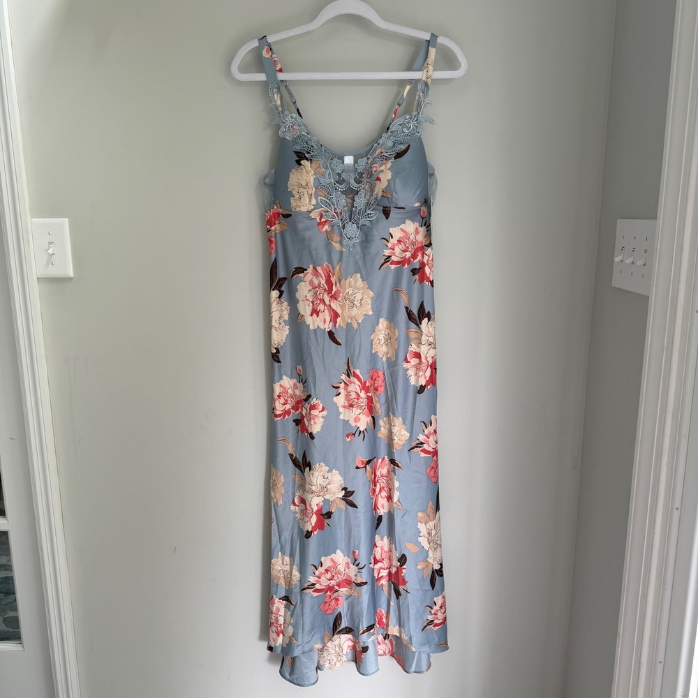 NEW FLORA Slip Dress Negligee Blue Floral Lace Long Chemise Padded Medium NWT
